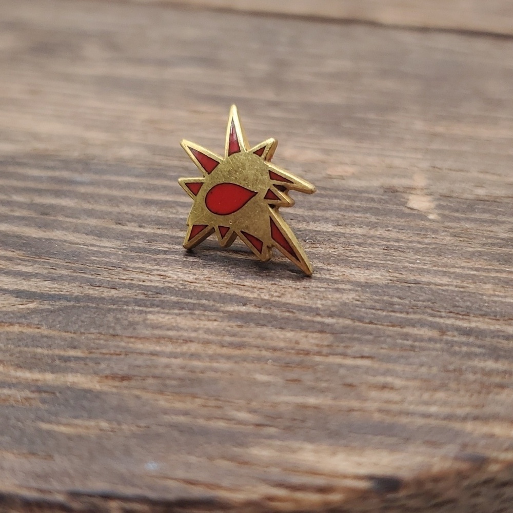 B670 explosive teardrop pin antique‎